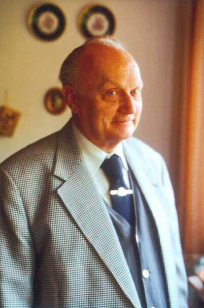 Hans-Jürgen Migenda (1926-2013) im Mai 2000.